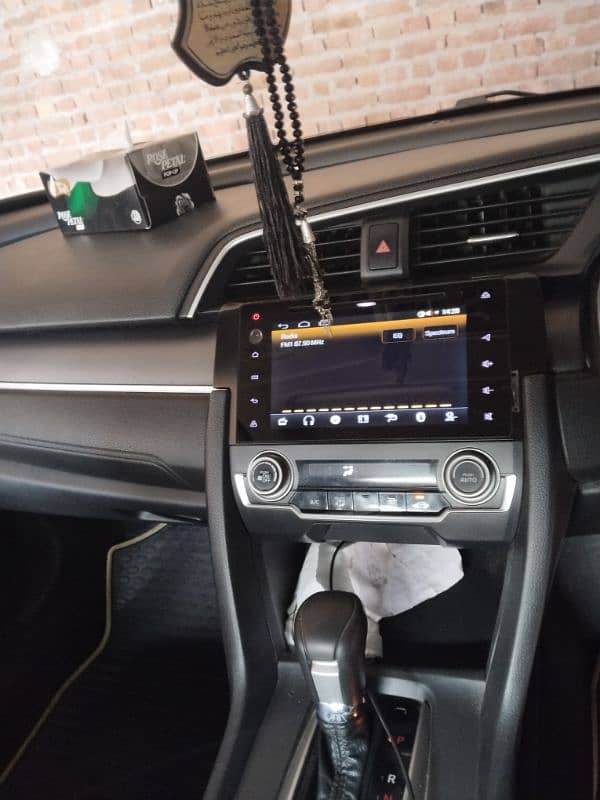 Honda Civic Oriel 2018 4