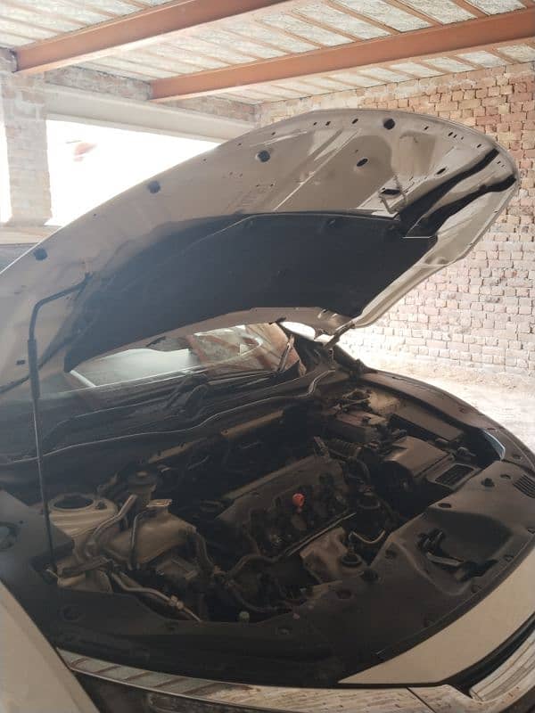 Honda Civic Oriel 2018 10