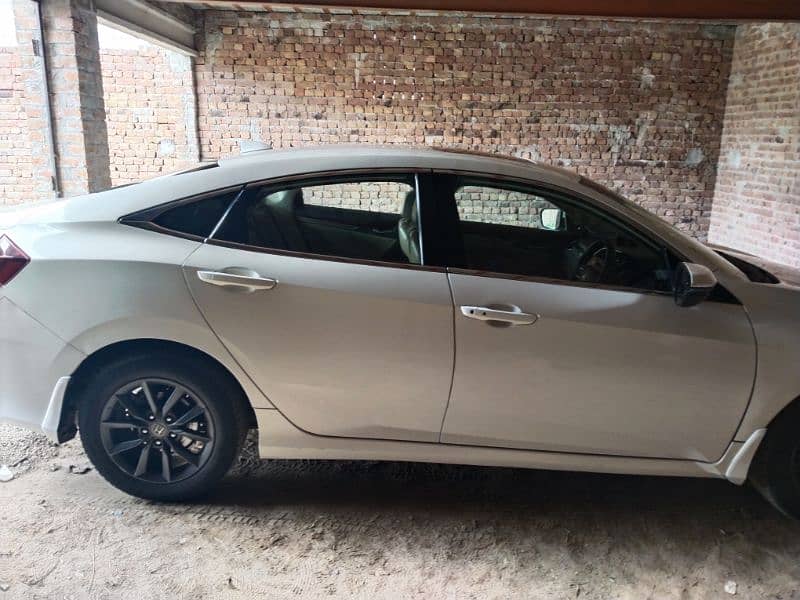 Honda Civic Oriel 2018 14