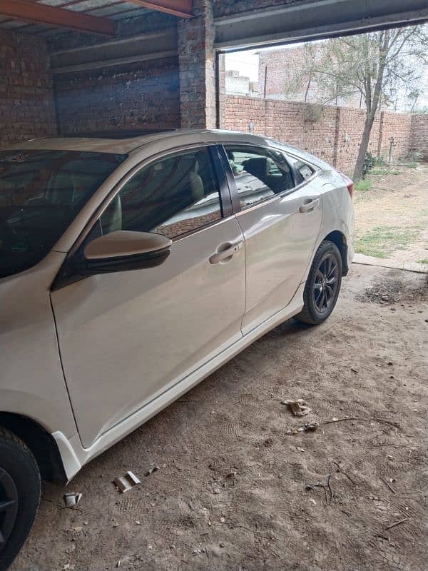 Honda Civic Oriel 2018 15