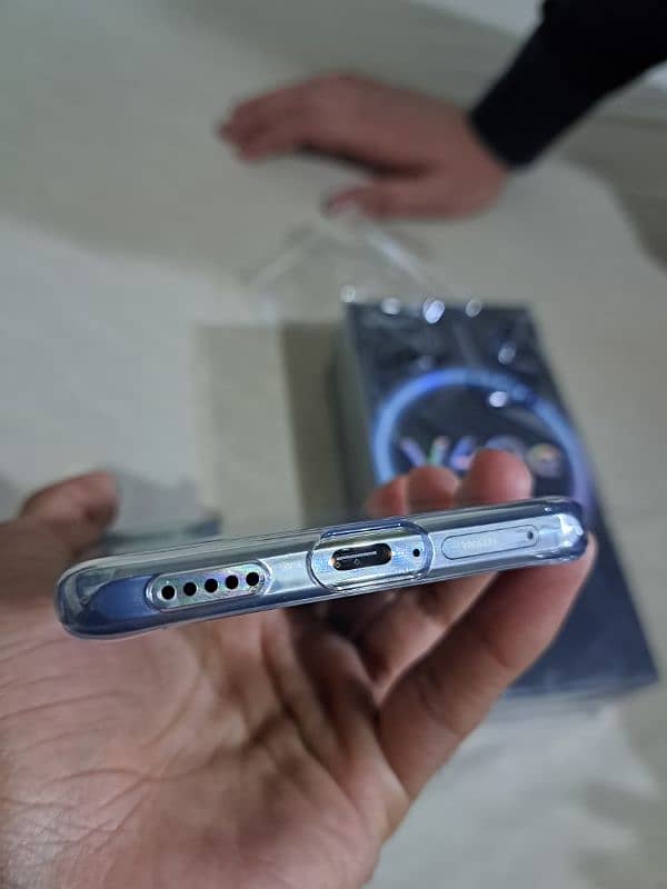 Vivo V40e 1 Day Use For Sale 2