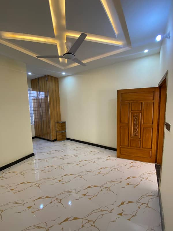 5 marla Luxurious House for Sale in Newcity Phase II, wahcantt 5