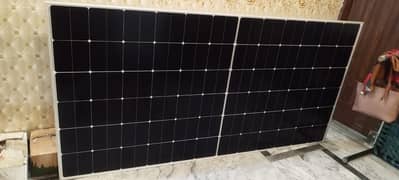 SOLAR PANEL IN NEW CONDITION 10 BY 10. POWER 585W