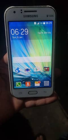 Samsung  j1  (2gb 8gb)