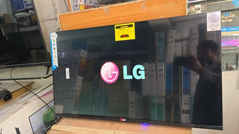 LG 43 inch smart led tv Webos Software. 1