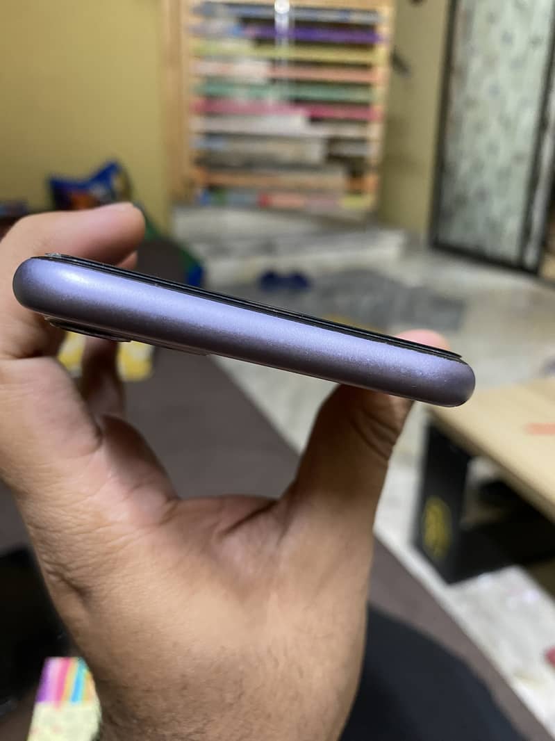 Apple iPhone 11 8