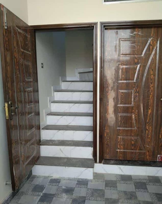 5 MARLA INDEPENDENT HOUSE AVAILABLE FOR RENT IN KHAYABAN-E-AMIN 1