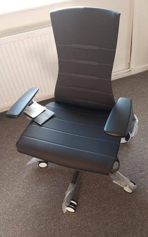 Herman miller embody chair GAMING EDITION 1