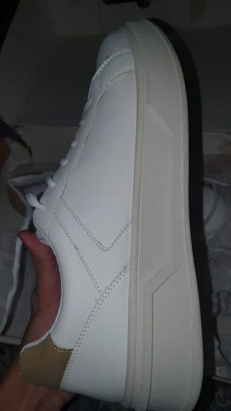 New like White sneakers for sale 1