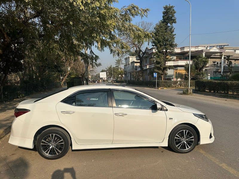 Toyota Altis Grande 2018 3