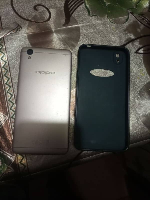 oppo f3 mobile urgent sale 2/16 koi masla nai ha 03263828754 nbr call 0