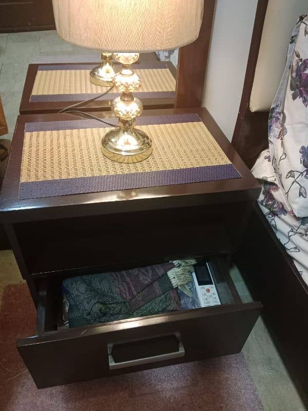 Habitt king size bed 2 side tables without mattress, within dresser 7