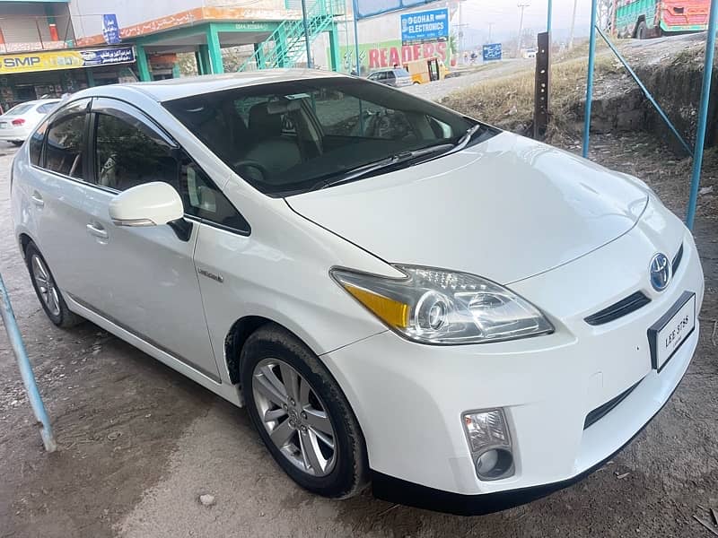 Toyota Prius Alpha 2010 2