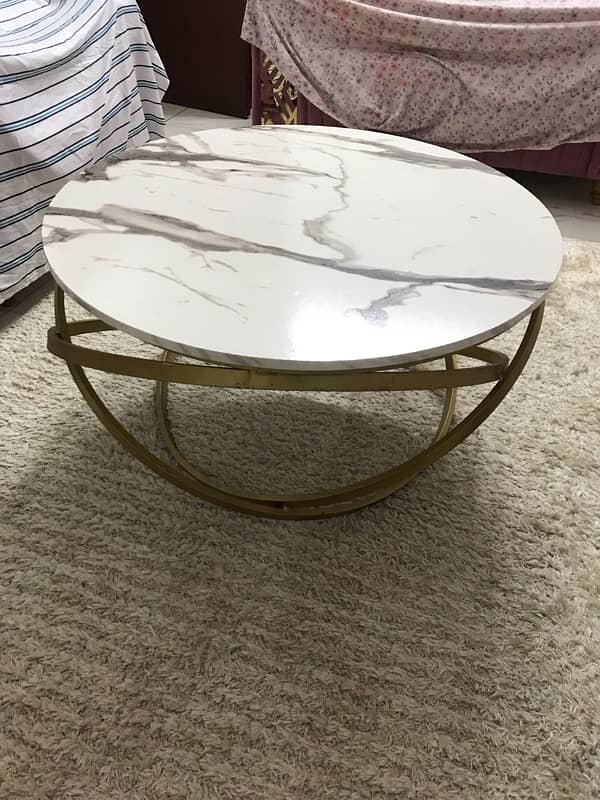 centre table good condition 1