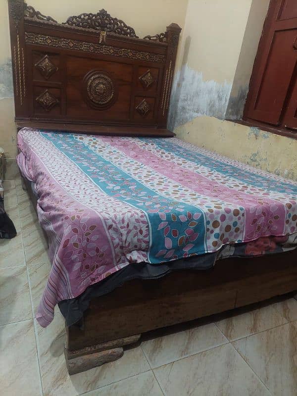 king wooden bed for sale urgent 1