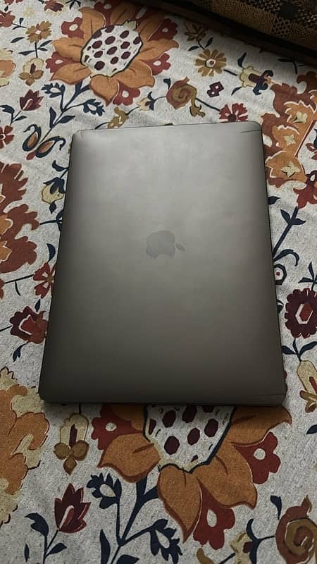 Apple Macbook Pro M1 Chip in 10/10 condition 256Gb 1