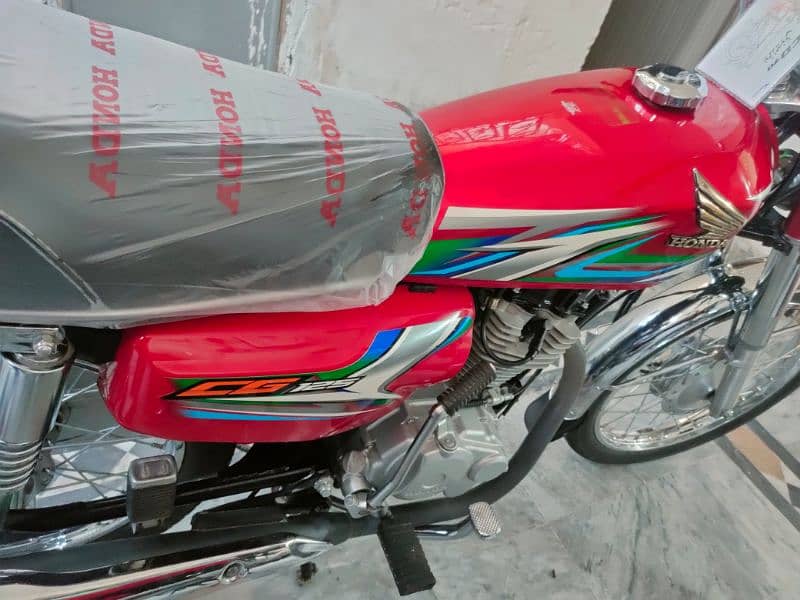 Honda CG 125. Model 23. Islamabad Registered. Antique Bike hai 2