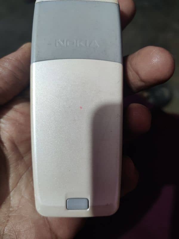 Nokia 2310 1