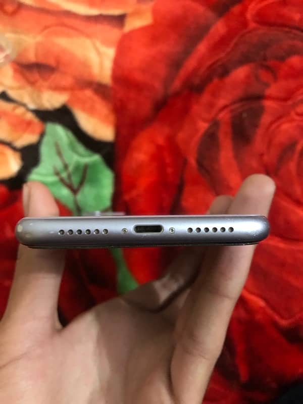 iphone 11 64 gb non pta and one plus 6/128 11