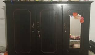 2  wardrobes (3 large cabinets and 3 small cabinets)