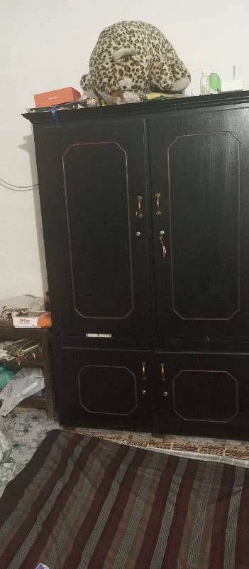 2  wardrobes (3 large cabinets and 3 small cabinets) 4