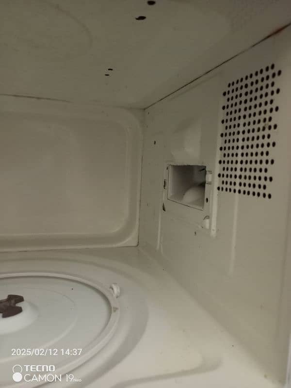 Dawlance Company Microwave Oven 2