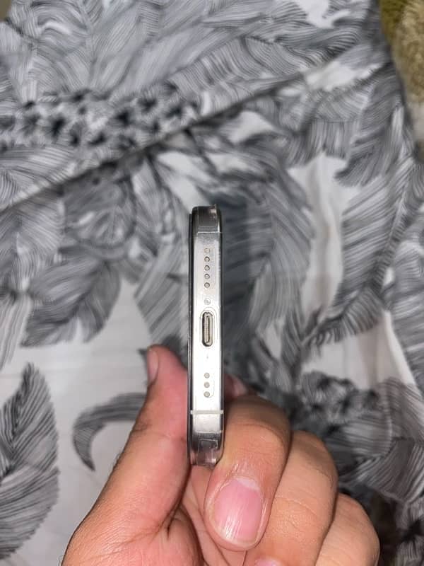 iPhone 15 Pro Jv | 10/10 | White Titanium Like new 1