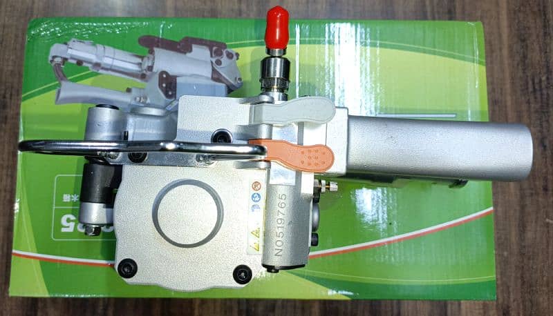 Strapping machine 7