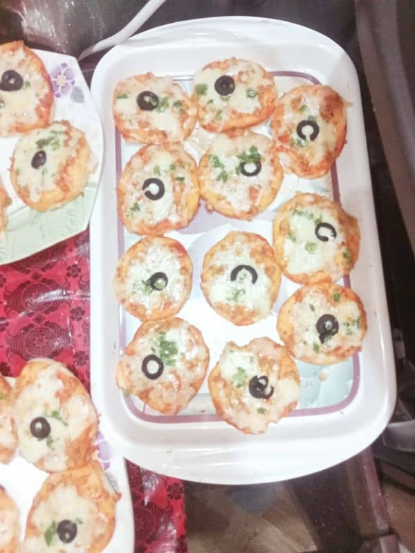 mini pizza frozen 03214044979 1