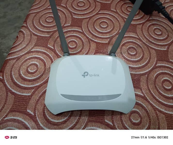 tp link tl wr840 only 3 months use 10/10 condition 2