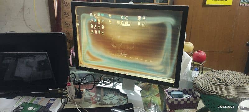 24 inch LCD DELL MONITOR (RUNNING CONDITION) CHEAP 1