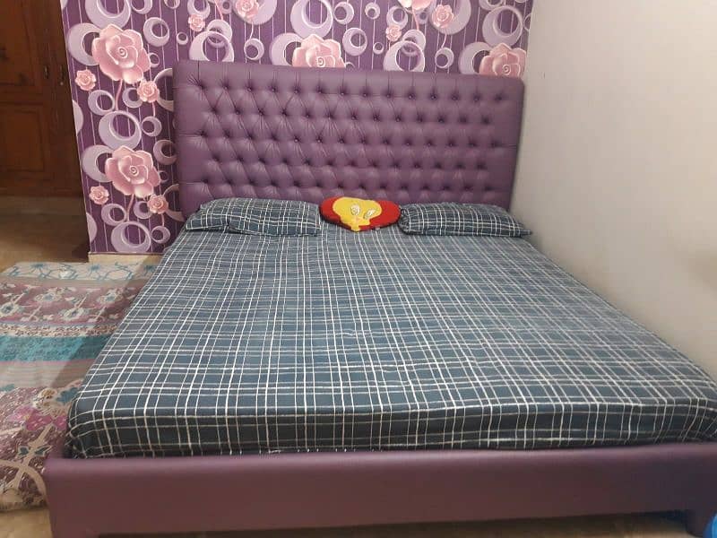 Queen Bed with Mattress 0