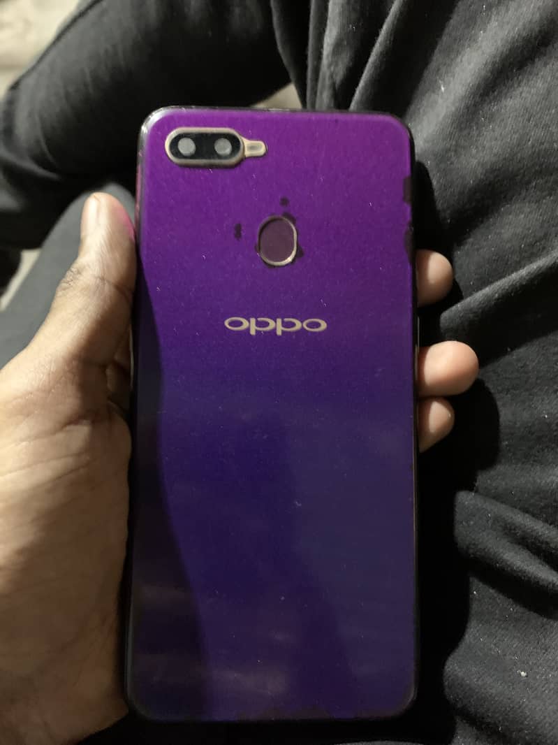 Hello am selling my Oppo f9 pro 3