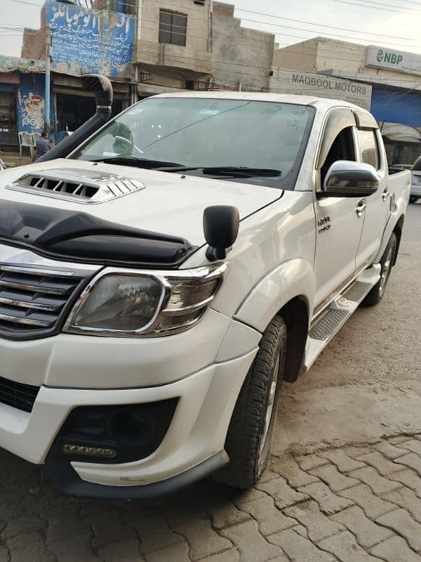 Toyota Hilux 2012 0