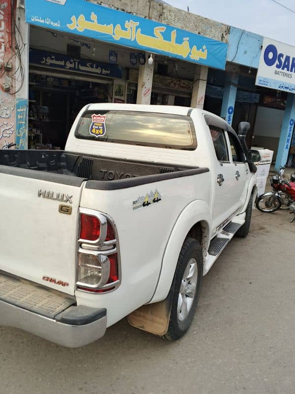 Toyota Hilux 2012 3