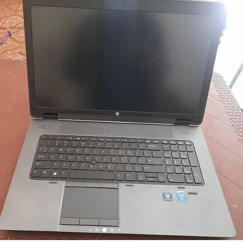 HP ZBook 17 G2 Workstation 9