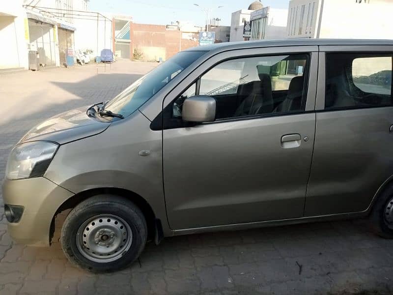 Suzuki Wagon R 2017 1