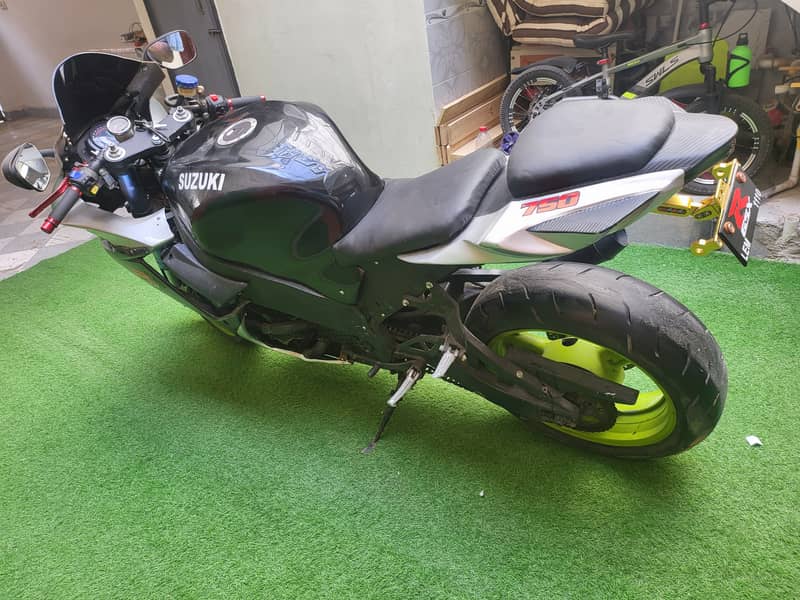 suzuki GSX R model 1993 reg 2008 4