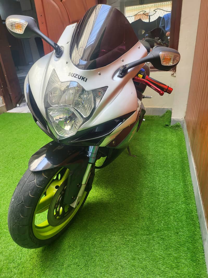 suzuki GSX R model 1993 reg 2008 9