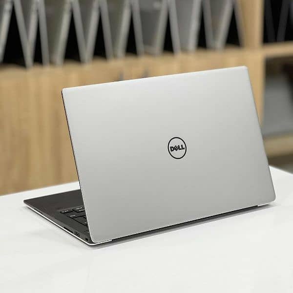 Dell XPS Touchscreen 4k Display Core i7 6th Generation 8GB Ram / 256GB 0