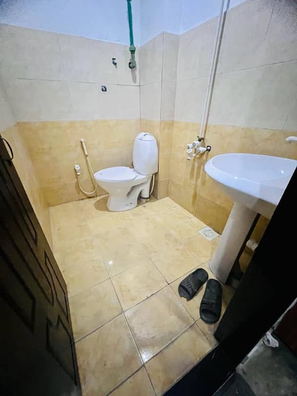 2 bed Flat In Phase 7 Bahria Square 10