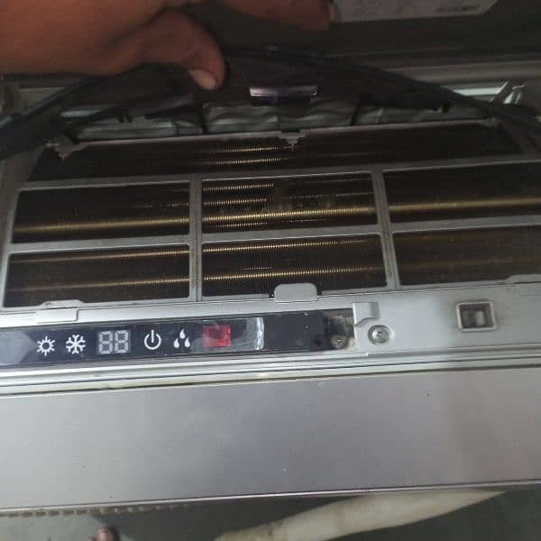 gree ac hai. 1.5 tan, DC inverter 6