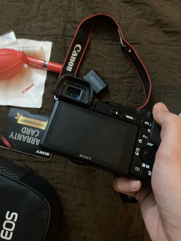 Sony a6100 + kitlens with box and extra battery 1