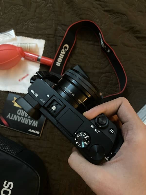 Sony a6100 + kitlens with box and extra battery 3