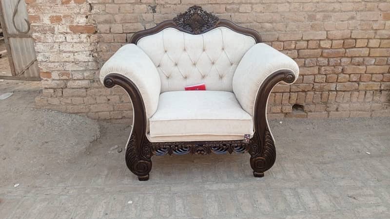 5 seater sofa Chaneoti 1