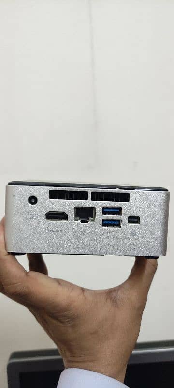 intel nuc. core i5 6th gen with 8gb ram, 128gb M. 2 ssd mini pc pocket 1