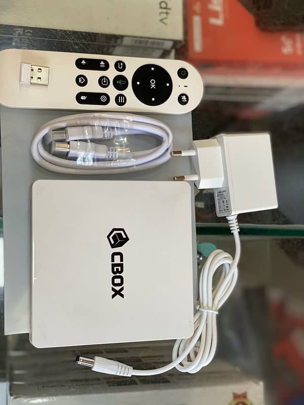 Android box (model:C2000)With bluethooth + voice remote ramrom 8/128 2