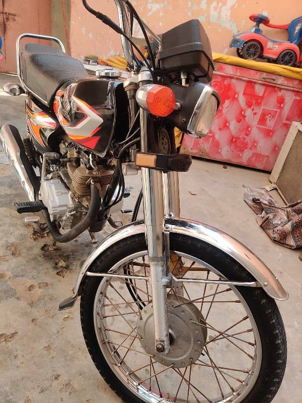 Honda CG 125 2022 Karachi number 1