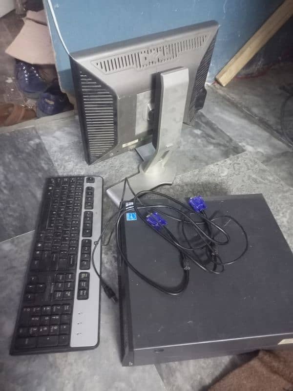 PC aur lcd hai aur keyboard only 4