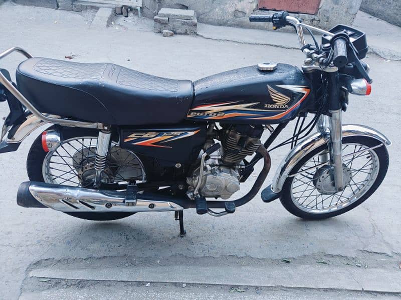 CG Honda 125 Black 6